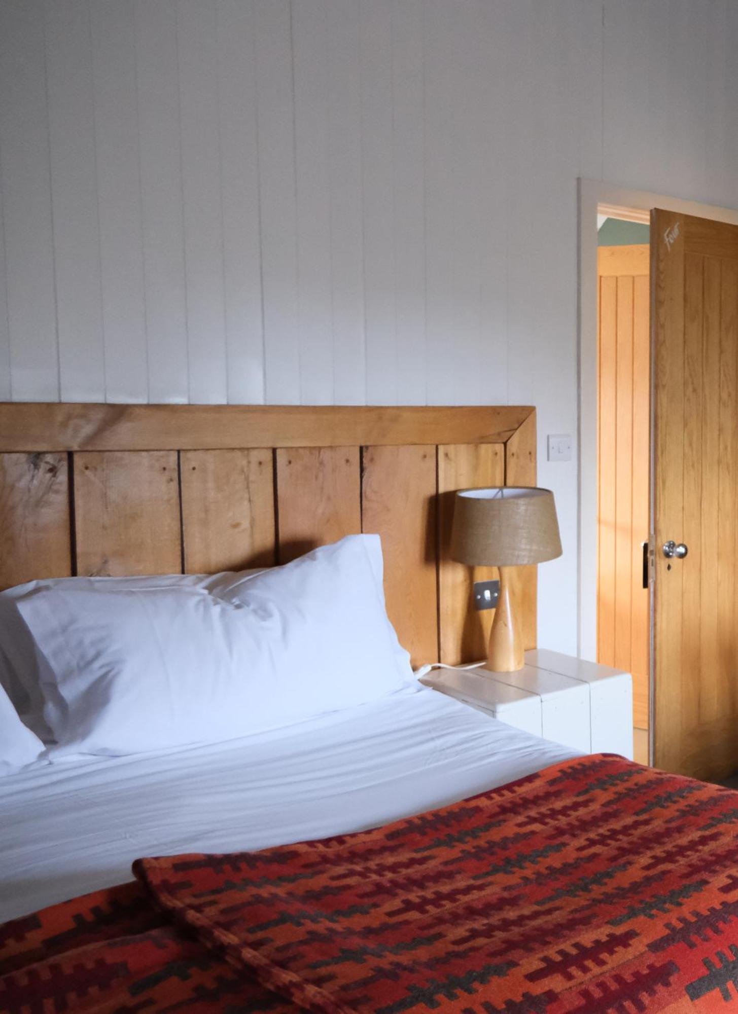 Llys Meddyg Hotel นิวพอร์ต ภายนอก รูปภาพ