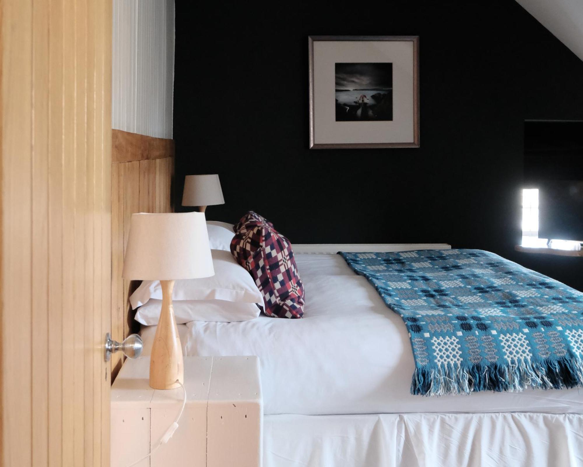 Llys Meddyg Hotel นิวพอร์ต ภายนอก รูปภาพ